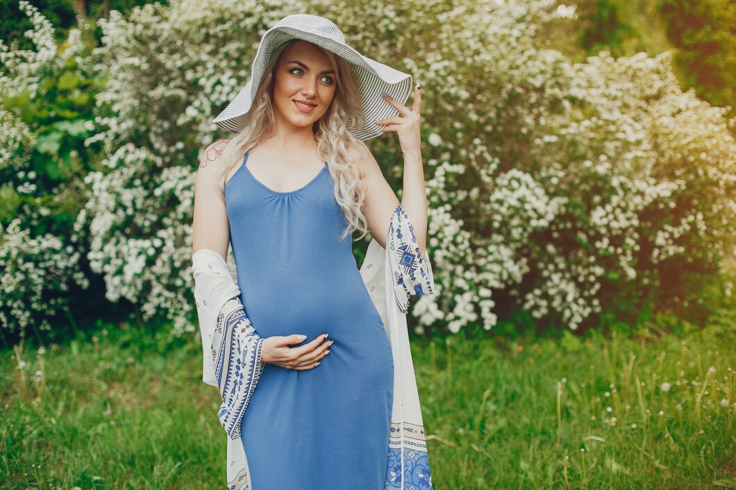 Moda ciążowa – jak wyglądać stylowo i czuć się komfortowo podczas ciąży